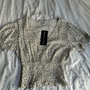 Floral crop, women’s size small